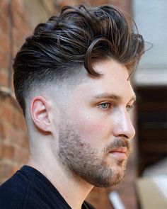 Trendy Layered Hairstyles, Quiff Haircut, Trendy Mens Hairstyles, Enhance Natural Curls, Curly Undercut, Mens Hairstyles Fade, Trendy Mens Haircuts, Long Length Hair, Taper Fade Haircut