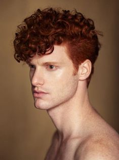 Cortes Ondulados Masculinos. Cortes Cacheados Masculinos. Macho Moda - Blog de Moda Masculina: Cortes de Cabelo Masculino ONDULADO e CACHEADO para 2019, dicas! Cortes de Cabelo Masculino 2019 Pompadour Hairstyle, 얼굴 그리기, Boys With Curly Hair, Haircuts For Curly Hair, Corte De Cabelo Masculino, Undercut Hairstyles, Curly Hair Men