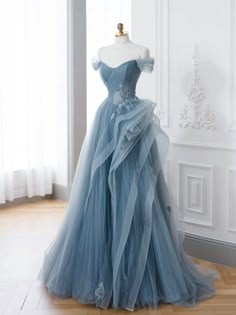 A-Line off Shoulder Tulle Lace Gray Blue Long Prom Dress, Blue Long Formal Dress Blue Tulle Prom Dress, Gaun Abad Pertengahan, Floor Length Prom Dresses, Blue Dress Formal, Evening Dresses With Sleeves, Long Formal Dress, Blue Tulle