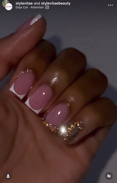 New Year’s Eve Nails Design Short, Nye Nails Short Black, Short Nails For Braiders, Valentine's Day Outfit Black Women, Pink And Gold Short Nails, Gel Nails Fall 2023, New Years Short Nails Design, Short Fall Acrylic Nails Designs, Short Natural Acrylic Nails Square