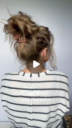 Hair Doughnut Bun Hairstyles, Messy Bun Clip, How To Make A Messy Bun With Long Hair, Rain Hairstyle Rainy Days Hair, Fine Hair Bun, Easy Messy Bun For Medium Hair, Big Bun Hairstyles, Big Short Hair, Clip Messy Bun