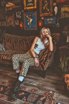 Mode Hippie, Estilo Hippie, Pastel Outfit, Rocker Chic, Looks Street Style, A Living Room, Looks Style, Mode Inspiration, Dalmatian