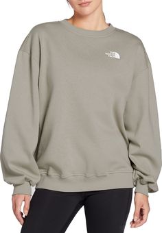 Crafted for cool-weather comfort, the North Face Women's Evolution Oversized Crewneck Sweatshirt offers a trendy, roomy fit with stylish balloon sleeves and dropped shoulders. The classic crewneck design, complete with ribbing on the collar, cuffs, and hem, ensures a secure and cozy wear. Featuring an embroidered logo on the left chest, this pullover is perfect for both outdoor adventures and casual outings. Fit & Design: Oversize fit pullover for roomy fit Classic crewneck Stylish long balloon Cozy Wear, Womens Athletic Outfits, Crewneck Design, Oversized Crewneck, North Face Fleece, Athletic Outfits, Christmas 2024, North Face Women, Balloon Sleeves