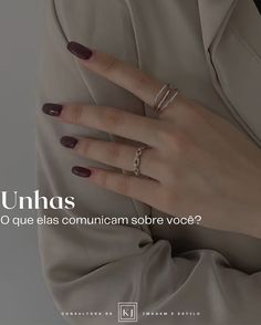 As unhas desempenham um papel crucial na comunicação visual e na formação da nossa imagem pessoal. ⠀ ⠀ Nosso cuidado com elas deve ir além da vaidade, pois são uma forma de expressão que influencia diretamente como nos apresentamos ao mundo. ⠀ ⠀ Você já parou para pensar no que suas unhas comunicam sobre você? Ariana Nails, Insta Nails, Nail Salon Design, Instagram Nails, Top Nail, Nails Desing, Salon Design, Instagram Design