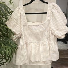 Bnwt Old Navy Top Size 2xl Plaid Cotton Tops For Brunch, Cotton Plaid Tops For Brunch, Old Navy Tops Woman, Short Sleeve Gingham Tops For Brunch, Gingham Short Sleeve Top For Brunch, White Short Sleeve Top For Picnic, Vintage Old Navy, Old Navy Henley, Cheap Forever 21 Cream Top