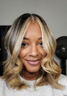 Blonde Lob Black Women, Highlights Bob Haircut Black Women, Highlighted Hair Black Women, Blonde And Brown Hair Color Medium Length, Blonde Highlights Brown Hair Black Women, Balayage Silk Press, Silk Press Blonde Highlights, Blonde Highlights Black Women Natural