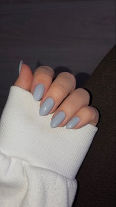 Basic January Nails, Simple Nails January, Acrylic Nails January 2024, Jan 2024 Nails, Cute Winter Nails Simple, Winter Round Nails, January Nails 2024 Trends, Light Winter Nails, January Nail Inspo 2024