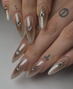 Goth Wedding Nails, Latte Nail Art, Bridgerton Nails Ideas, Latte Nails, Trendy Things, Goth Vibes, Manicure Art, Milky Nails