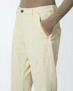 Long trousers with a chino silhouette in velvet milleraies, characterised by very fine ribbing. The mid-rise waist is complemented by belt loops and leather welt at the back. Patch pockets on the front and patch pockets on the back, tapered leg with centre crease. Zip and metal stud fastening. Calf Length Skirts, Long Trousers, Casual Blazer, Back Patch, Casual Trousers, Mid Dresses, Mid Length Dresses, Dress Trousers, Sweater Skirt