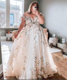 Lavender Ball Gown, Prom Dress Off Shoulder, Plus Size Prom Dress, Wedding Dresses With Flowers, Fairy Wedding, Plus Size Prom, Dress Off Shoulder, Wedding Gowns Lace