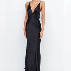 Wore Once For Engagement Pictures. A Sleek And Feminine Event Wear Style, The Moon Dance V Maxi Dress Is Cut On The Bias From A Speciality Fabric That Skims The Silhouette. The Effortless Maxi Dress Features A Plunging V Neckline, Bust Darts At Princess Line And Thin Spaghetti Straps, Finished With A Narrow Rolled Hem. Fit: Designed For A Maxi-Length Silhouette That Skims The Body. Dress Is Accessed Through Pull On Styling. Speciality Fabric Offers No Stretch To The Fit. Us Size 8 Bridge Dress, Princess Line, Moon Dance, Bec & Bridge, Body Dress, Rolled Hem, Size 8 Dress, Engagement Pictures, The Moon