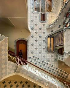 Interior Staircase, Casa Batlló, Beautiful Buildings, Beautiful Architecture, Dream House Decor, Amazing Architecture, Architecture Interior Design, Dream Home Design, 인테리어 디자인