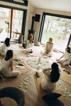 Meditation Class Aesthetic, Womens Circle Aesthetic, Women Circle Aesthetic, Women’s Circles, Sisterhood Circle, Womens Retreat Themes, Meditation Circle, Retreat Photography, Womens Circle