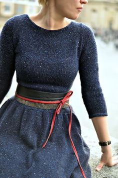 Ravelry: Blue Expanses -free pattern by Elena Borisenkova Sukienki Maksi, Red Belt, Looks Chic, Look Vintage, Versatile Dresses, Mode Vintage, Knitting Inspiration, Outfits Casuales