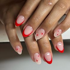 Red French Tip Designs, Red Cute Nails, Red Tip Nails With Cherries, Red Accent Nails, Short Round Nails Designs, Red Nails Ideas, Nail Art Dotting Tool, Pink Tip Nails, Gel Nails French