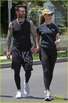 Adam Levine Behati, Behati Prinsloo Style, Adam Levine Behati Prinsloo, Adam Levine Style, Mens Fitness Fashion, Sunday Workout, Fitness Fashion Outfits, Behati Prinsloo