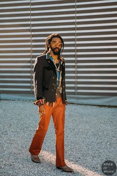 Lenny Kravitz Style Outfits, Lenny Kravitz Style, Thrift List, Street Cats, Nyc Style, 70s Inspired Fashion, 70s Vibes, Black Men Hairstyles, Hipster Mens Fashion