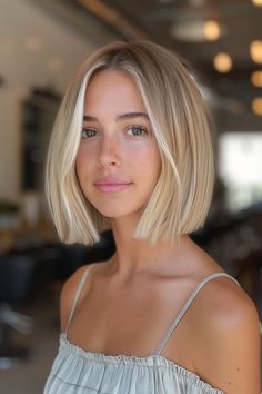 Brunette To Blonde Bob, Dark Blonde Hair Bob, Long Bob Blonde Balayage, Short Natural Blonde Hair, Natural Blonde Bob, Dark Blonde Short Hair, Dirty Blonde Short Hair, Short Dirty Blonde Hair, Light Blonde Bob