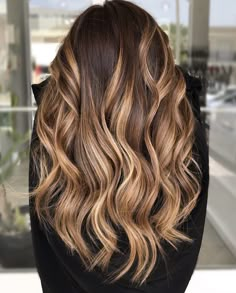 Caramel Hair Color Balayage, Light Caramel Hair Color, Light Caramel Hair, Blond Cenușiu, Balyage Long Hair, Caramel Hair Color, Balayage Hair Caramel, Brown And Blonde, Color Balayage