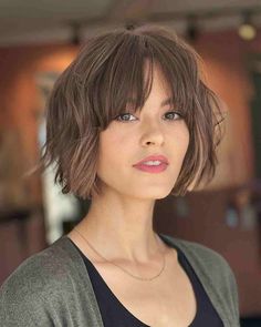 Chin Length Bob Hairstyles, Kort Bob, Chin Length Haircuts, Messy Bob Hairstyles, Choppy Bob Haircuts, Bob Hairstyles With Bangs, Fall Hair Cuts, Chin Length Bob, Choppy Bob Hairstyles