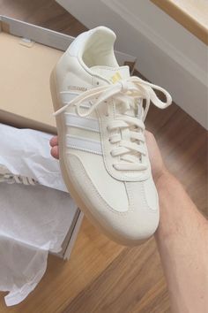 Looks Adidas, Adidas Samba Outfit, Samba Outfit, Trendy Shoes Sneakers, Pretty Shoes Sneakers, Hype Shoes, Shoe Inspo, Girly Shoes, Everyday Shoes