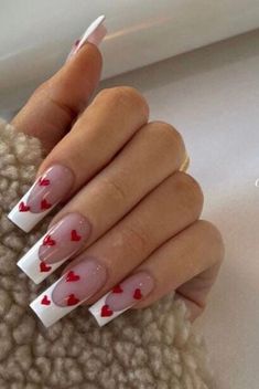 Valentines Nails French Tip, Valentines French Tip Nails, Vibey Nails, Valentinstag Nails, Heart French Nails, Unghie Sfumate, Fake Nails Long, Valentine Nails, Cute Acrylic Nail Designs