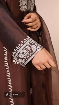 Bandhani Suit, Shalwar Suit, Raw Silk Dress, Kurti Embroidery, Kashmiri Shawls, Dresses Traditional, Classy Outfits For Women