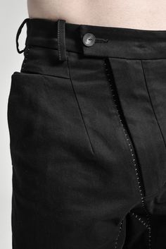 Leg Scars, Low Crotch Pants, Menswear Details, Short Waist, Wool Pants, Cotton Pants, Mens Trousers, Black Wool, Boy Shorts