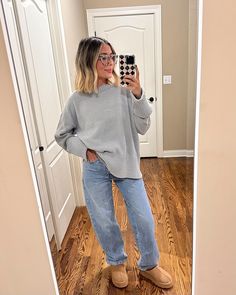 TruthfullyCharlie's Amazon Page Dark Boyfriend Jeans Outfit, Winter Top Golf Outfit, Sunday Cozy Outfit, Outfit Ideas 50 Degrees, Cold Beach Outfits Women, Stovepipe Jeans Outfit Winter, Glasses Outfit Winter, Outfit Ideas Everyday Winter, Classy Women Casual Outfits