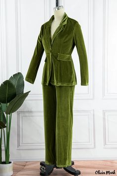 Olivia Mark - Elegante Conjunto Casual de Dos Piezas de Manga Larga Verde para Mujer con Sólido Patchwork y Elegante Cuello vuelto Green Long Sleeve Suits For Fall, Casual Green Fall Suit, Casual Green Suit For Fall, Casual Green Suits For Fall, Green Winter Suits With Pockets, Winter Green Suits With Pockets, Spring Green Long Sleeve Suits, Green Two Piece, Turndown Collar