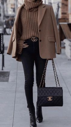 Fashionable OUTFITS💫 Mode Gossip Girl, Mode Tips, Outfits Dressy, Stil Elegant, Camel Coat, Looks Chic, Casual Winter Outfits, Winter Outfits Women