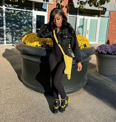 Fall Outfits Black Women Baddie, Yellow Outfit Ideas Black Women, Fly Shi Only Outfits Winter, Fall Outfits Rainy Day, Fly Girl Outfits Black Women, Fly Shi Only Outfits, Twitter Threads, All Black Outfits, Cute Highschool Outfits