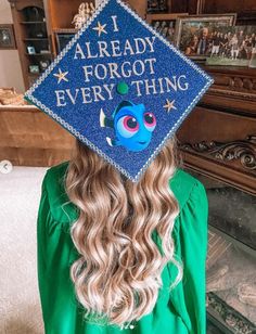 I already forgot everything, Finding Dory themed Disney grad cap topper Disney Grad Caps, High School Graduation Cap Designs, Disney Graduation Cap, Creative Graduation Caps, Graduation Cap Ideas, Disney Graduation, Nurse Graduation Cap, College Grad Cap Ideas