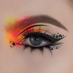 @abbyroberts.on Instagram Trippy Eyeshadow Looks, Artistic Eyeliner, Wicked Makeup, Pride Ideas, Abby Roberts, Eyeshadow Ideas, Drag Make-up, Makeup Steps