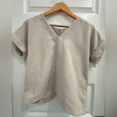 Corduroy V-Neck Top From Madewell Marked Xxs But This Shirt Is Oversized And Will Fit Up To Small. Never Worn Or Washed. Trendy Relaxed Fit Corduroy Top, Casual Relaxed Fit Corduroy Tops, Madewell Top, V Neck Tops, Madewell, Womens Tops, V Neck, Cream, Women Shopping