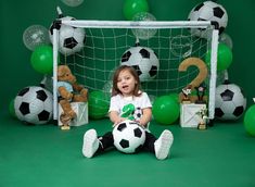 Hot Sale Fox Sports Football Vinyl Backdrop Designed By Blanca Perez. The vinyl printed backdrop is very durable and ultra-smooth. It comes with a non-reflective matte finish. Wrinkle-free! It's suitable for various series of photography. The seamless backdrop for shipping rolled. Messi Theme Birthday Party, Boys 1st Birthday Cake, Green Balloons, Soccer Theme, Football Theme Party, 1st Birthday Cake Smash, Green Balloon