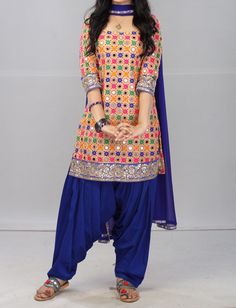 Mirror Work Neck Designs, Work Neck Designs, Neck Design Ideas, Punjabi Dress Design, Patiala Dress, Mirror Work Embroidery, Embroidery Mirror Work, Patiala Suit Designs, Patiyala Dress