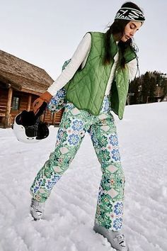 Ski Trip Fashion, Ski Vibes, Womens Snow Pants, Apres Ski Party, Girl Holiday, Free People Romper, Holiday 2022