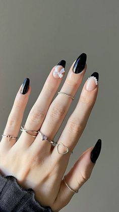 Fresh Nail Ideas, Fresh Nail, Bow Nails, Black Acrylic Nails, Subtle Nails, Soft Nails, Silver Nails, Minimalist Nails