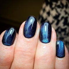 25 Ideas for Fall Cat Eye Nails 2024 - Fall Update 2024 Cats Eye Pedicure, Blue Ombre Cat Eye Nails, Tiger Eye Nail Art, Cats Eye Nails Design Ideas Blue, Cat Eye And Glitter Nails, Magnetic Polish Nails, Cat’s Eye Nails, Cat Eye Gel Polish Designs, Black Cats Eye Nails