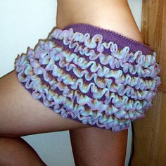 Ravelry: Ruffled Lounge Shorts pattern by Katherine Miller Lounge Shorts Pattern, Ruffle Yarn, Crochet Dreams, Ruffle Bloomers, Shorts Pattern, Kawaii Diy, Crochet Ruffle, Diy Vetement, Valentines Crochet