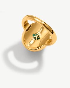 This is a piece of fashionable jewelry with healing fragrance that lasts for over two months. The natural green chalcedony brings out an elegant temperament. Nature's Bounty, Chalcedony Ring, Green Chalcedony, Fashionable Jewelry, Gold Piece, Classic Elegance, Lush, Fragrance, Healing