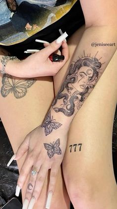 Medusa Arm Tattoos For Women, Medusa Sleeve Tattoos For Women, Dark Feminine Tattoo Ideas, Unique Medusa Tattoo, Baddie Sleeve Tattoo, Tatuaje Hello Kitty, Arm Sleeve Tattoos For Women, Ankle Tattoos For Women