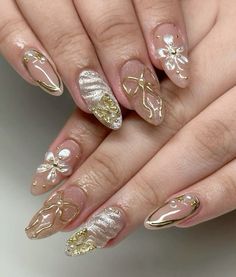 Desi Bridal Nails, White With Gold Accent Nails, White And Gold Quince Nails, Aesthetic Nail Designs Almond, Graduation Nails Gold, Victorian Nails Designs, Nail Ideas With Gold, White And Gold Nail Art, Almond Nails Gold