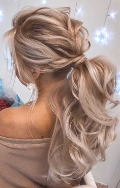 Natural Hair Updo Wedding, Messy Ponytail Hairstyles, Wedding Ponytail Hairstyles, Wedding Ponytail, Messy Hair Updo, Romantic Wedding Hair, Long Hair Updo, Wedding Hair Inspiration, Wedding Elegant