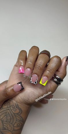 Rod Wave Inspired Nails, Freestyle Short Acrylic Nails, Shortie Nails Designs, Glam Nails Short, Short Nail Designs Black Women, Short Junk Nails, Summer Nails Black Women, Short Nail Sets, Nail Designs Colorful