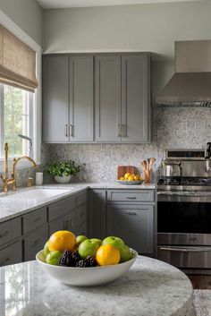 kitchen design, kitchen paint ideas, popular kitchen colors, best kitchen paint colors Modern Kitchen Paint, Top Kitchen Paint Colors, Kitchen Paint Color, Paint Color Trends, Popular Color Schemes, Light Oak Floors, Choosing Paint Colours, A Daily Routine, Trending Paint Colors