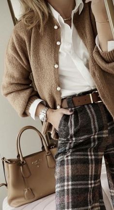 #OldMoneyStyle #Timeless #Elegant #QualityFabrics #ClassicCuts #NaturalBeauty Impress Your Crush, Ralph Lauren Outfits, Mode Inspo, Your Crush, Fashion Mode, Work Attire, Mode Inspiration