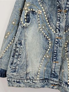 This Embroidered Flares Washed Retro Blue Loose Denim Jacket adds a touch of retro appeal to any outfit. The embroidered flares bring a unique and stylish element, while the washed denim gives it a relaxed and casual feel. - Color: Blue- Style: Jacket - Sleeve Length: Long Sleeve- Fabric: Denim, Polyester- Closure Type: Buttons - Details: Embellishments- Gender: Women- Size: One SizeSuggested weight within 75KG Embellished Medium Wash Denim Jacket For Fall, Trendy Embellished Medium Wash Denim Jacket, Embellished Medium Wash Denim Jacket For Spring, Spring Denim Embellished Outerwear, Spring Embellished Medium Wash Denim Jacket, Embellished Blue Denim Jacket For Spring, Spring Embellished Denim Outerwear, Spring Embellished Blue Denim Jacket, Embellished Medium Wash Denim Jacket