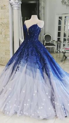 Ombre Ball Gown, Big Prom Dresses, Gown Prom Dresses, Ombre Prom Dresses, Amazing Clothes, Chique Outfits, Tulle Ball Gown, Ball Gowns Evening, Cute Prom Dresses